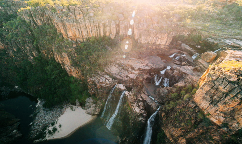 1250x745_Northern_Territory_Kakadu_waterfall
