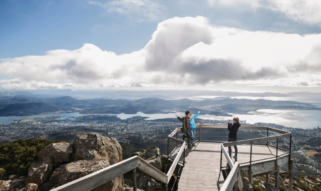 1250x745_Tasmania_Australia_lookout